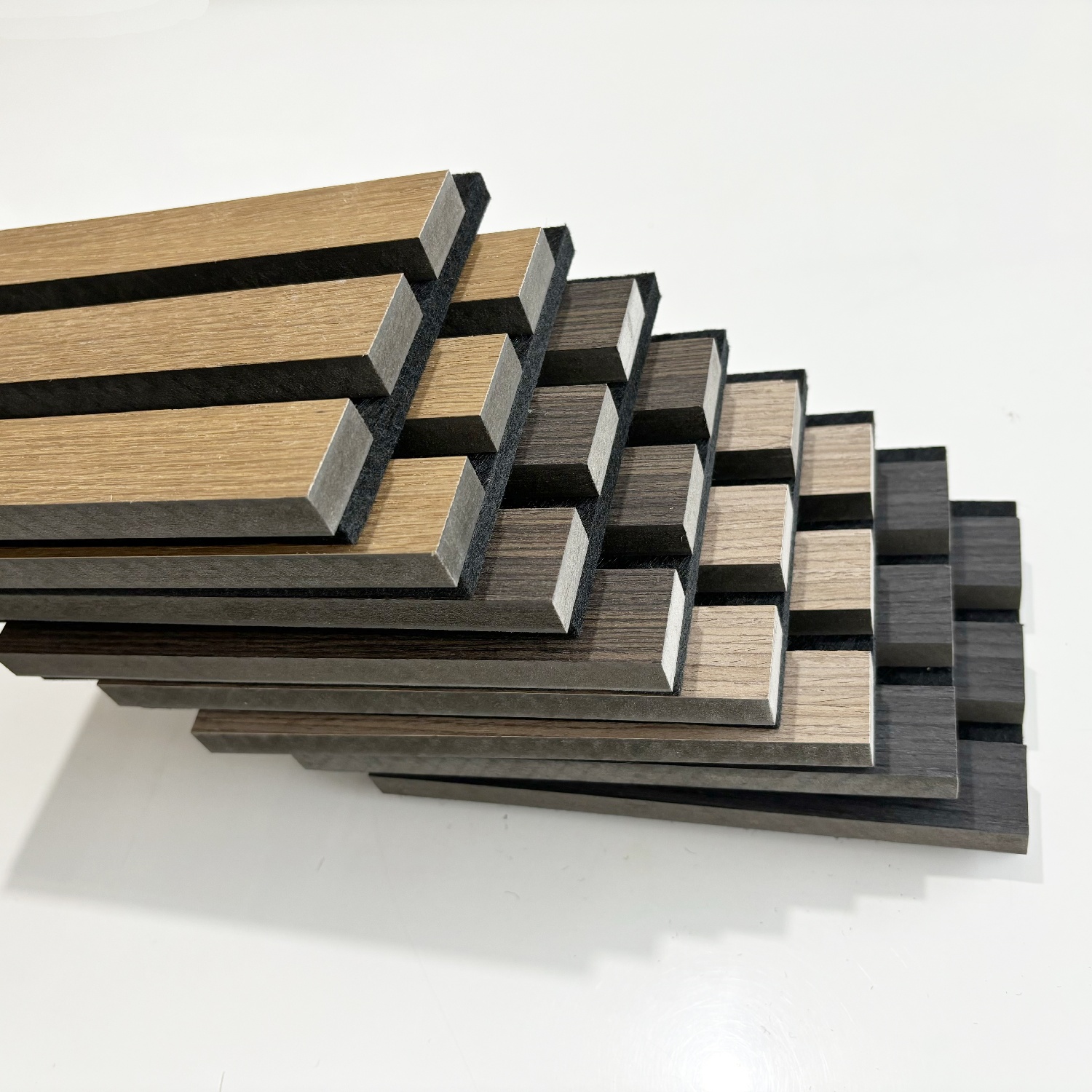 木質(zhì)裝飾格柵墻板